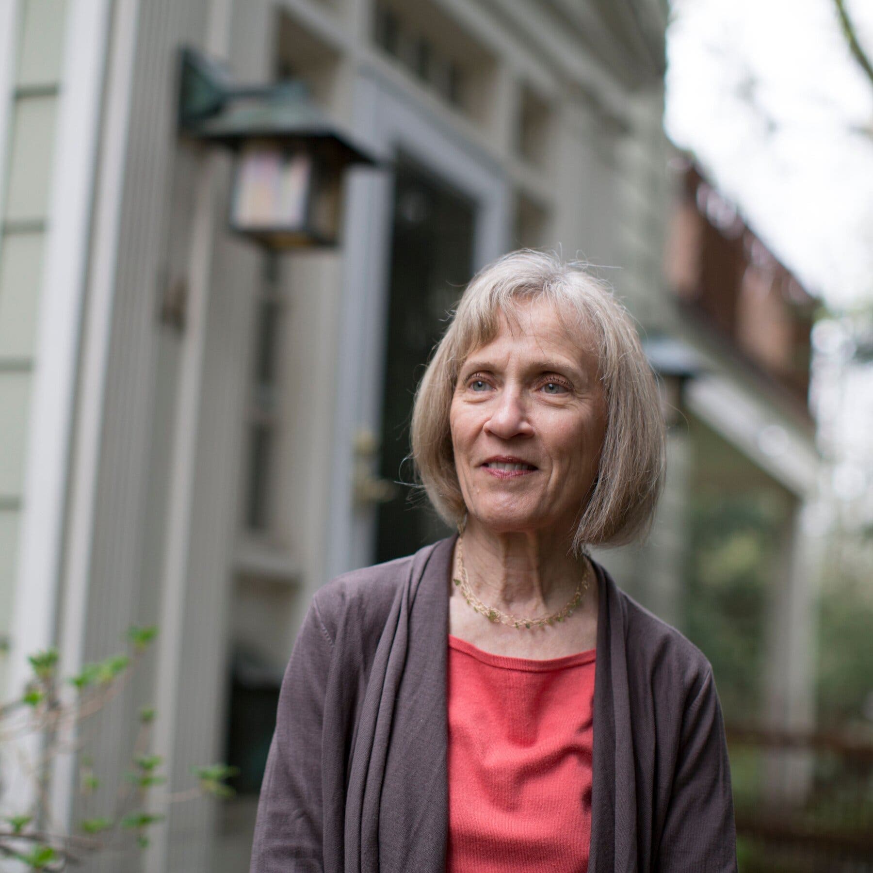Cover Image for Claudia Goldin Wins Nobel in Economics for Studying Women in the Work Force