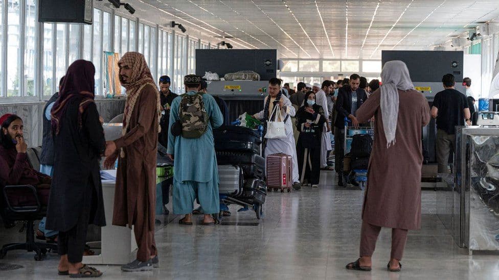 Cover Image for Taliban Prevents Afghan Women From Traveling to Dubai to Study