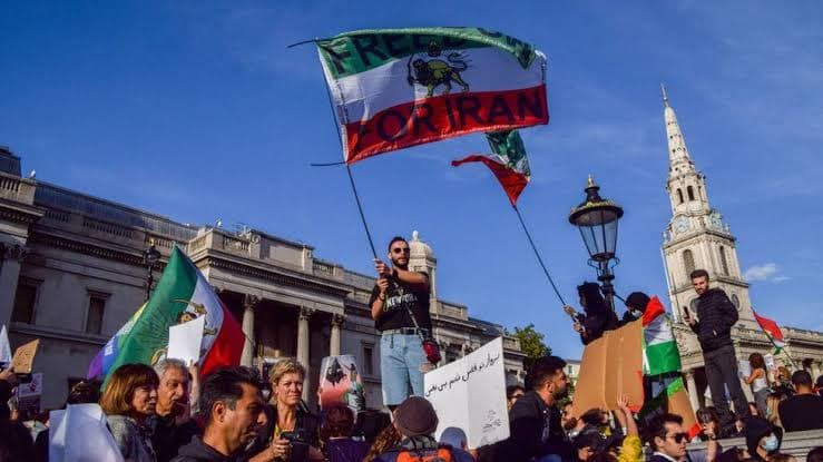 Cover Image for Iran: British-Iranian Woman Put Under Arrest For Allegedly Working with BBC, Foreign Media